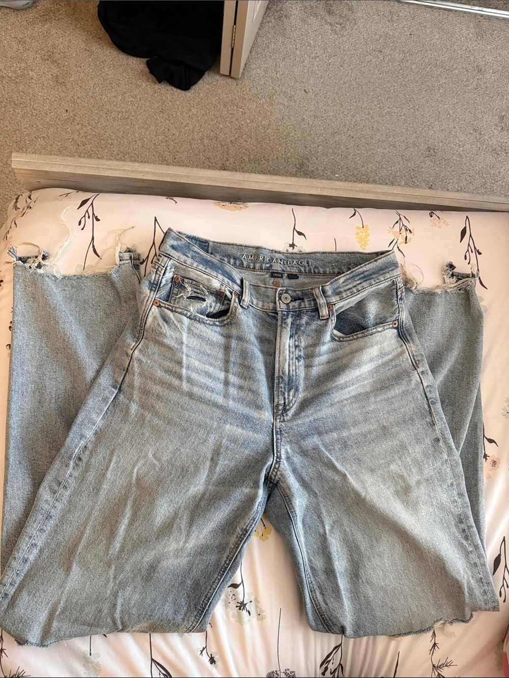 American Eagle Outfitters Light Blue Straight Leg Women's Jeans